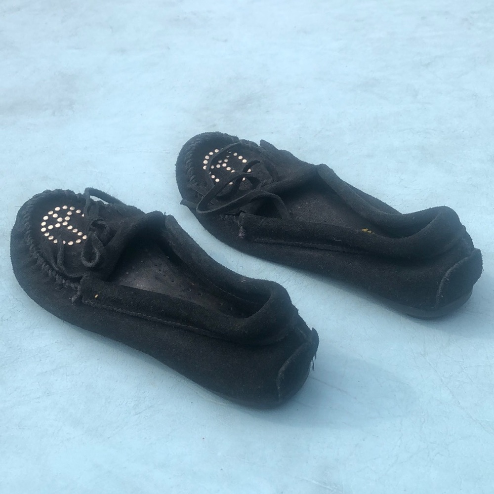 Black Minnetonka moccasins - Picture 6 of 6